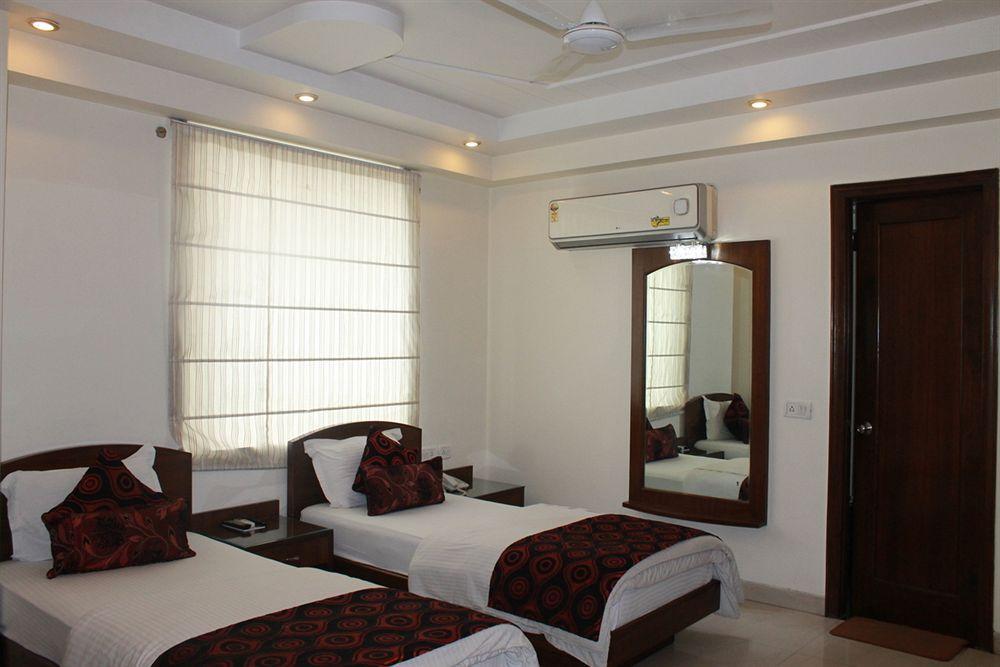 Hotel Shipra International New Delhi Ngoại thất bức ảnh