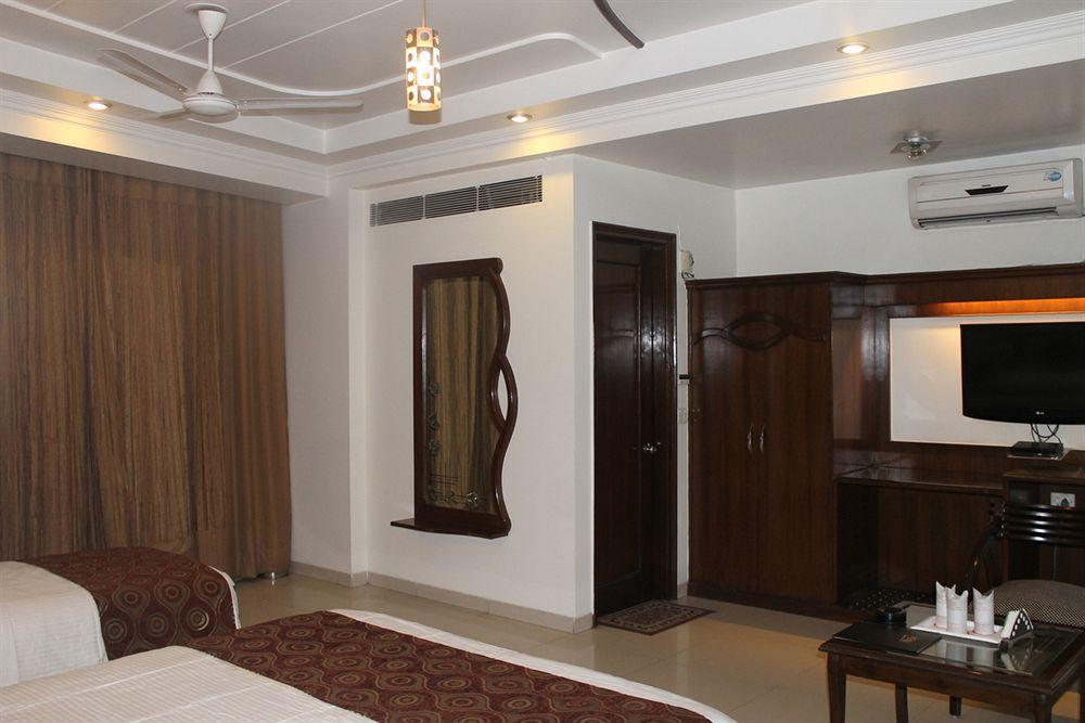 Hotel Shipra International New Delhi Ngoại thất bức ảnh