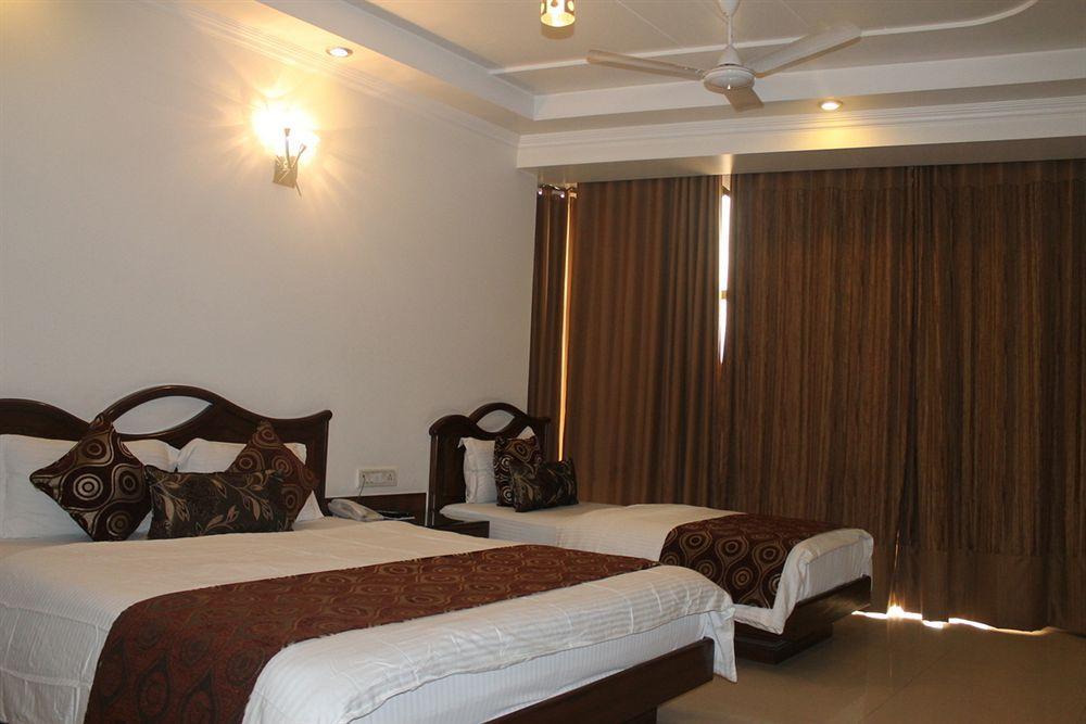 Hotel Shipra International New Delhi Ngoại thất bức ảnh
