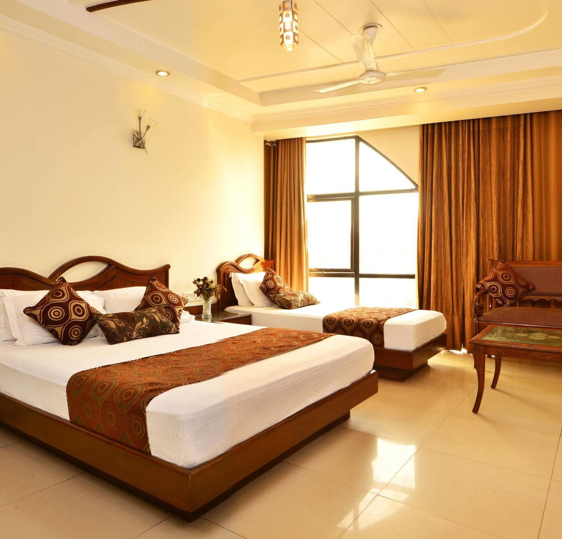 Hotel Shipra International New Delhi Ngoại thất bức ảnh